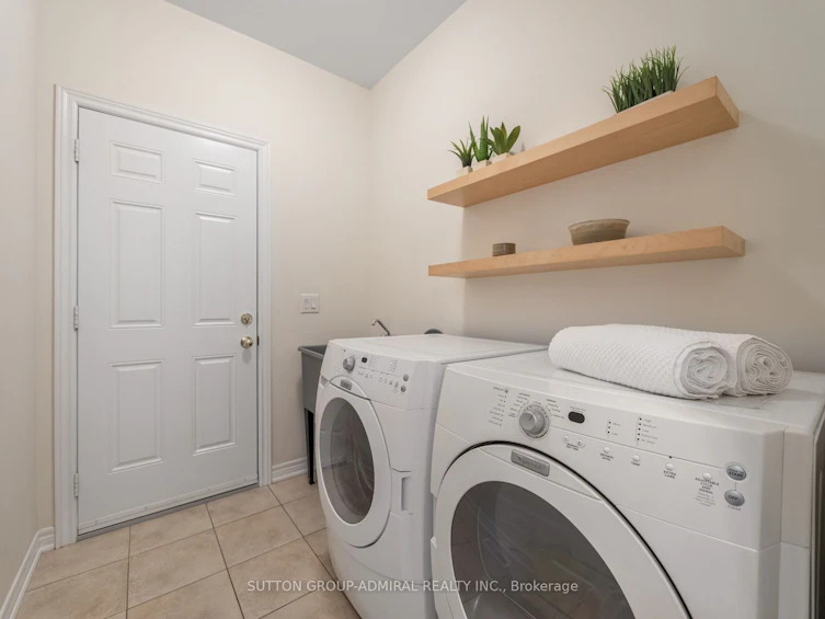 23 Kerr Lane, Aurora, ON, L4G 0E5 - 22