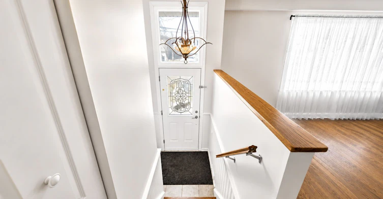 UPPER-376 Agar Avenue, Bradford West Gwillimbury, ON, L3Z 1H5 - 2