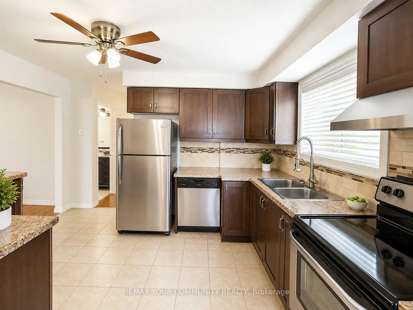 UPPER-376 Agar Avenue, Bradford West Gwillimbury, ON, L3Z 1H5 - 3