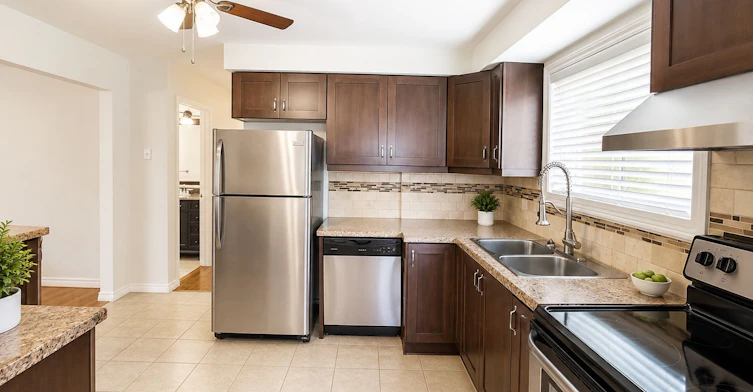 UPPER-376 Agar Avenue, Bradford West Gwillimbury, ON, L3Z 1H5 - 3