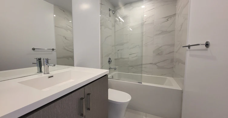 601-38 Honeycrisp Crescent, Vaughan, ON, L4K 5C3 - 11
