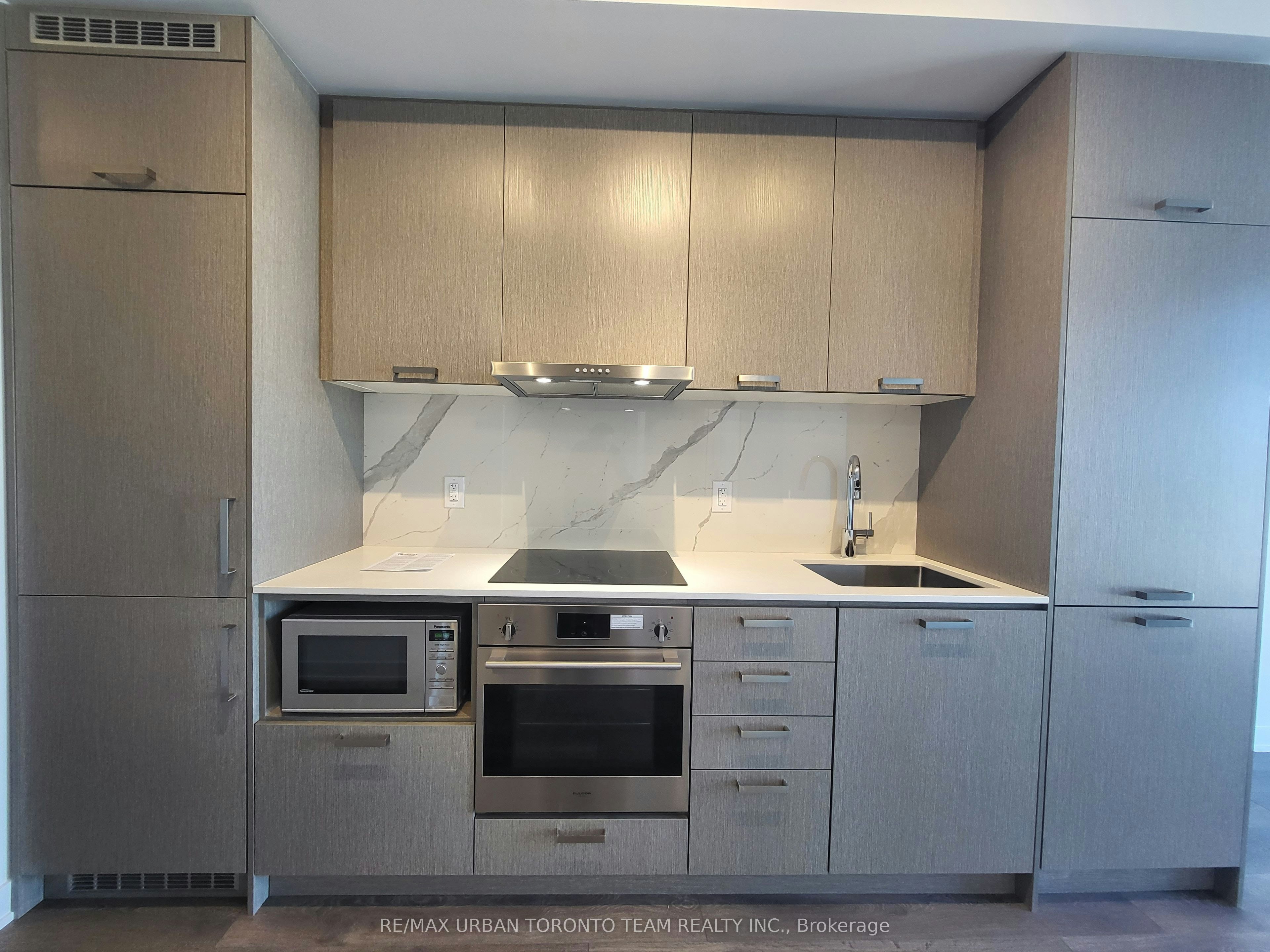 601-38 Honeycrisp Crescent, Vaughan, ON, L4K 5C3 - 3