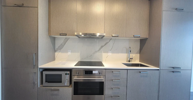 601-38 Honeycrisp Crescent, Vaughan, ON, L4K 5C3 - 3