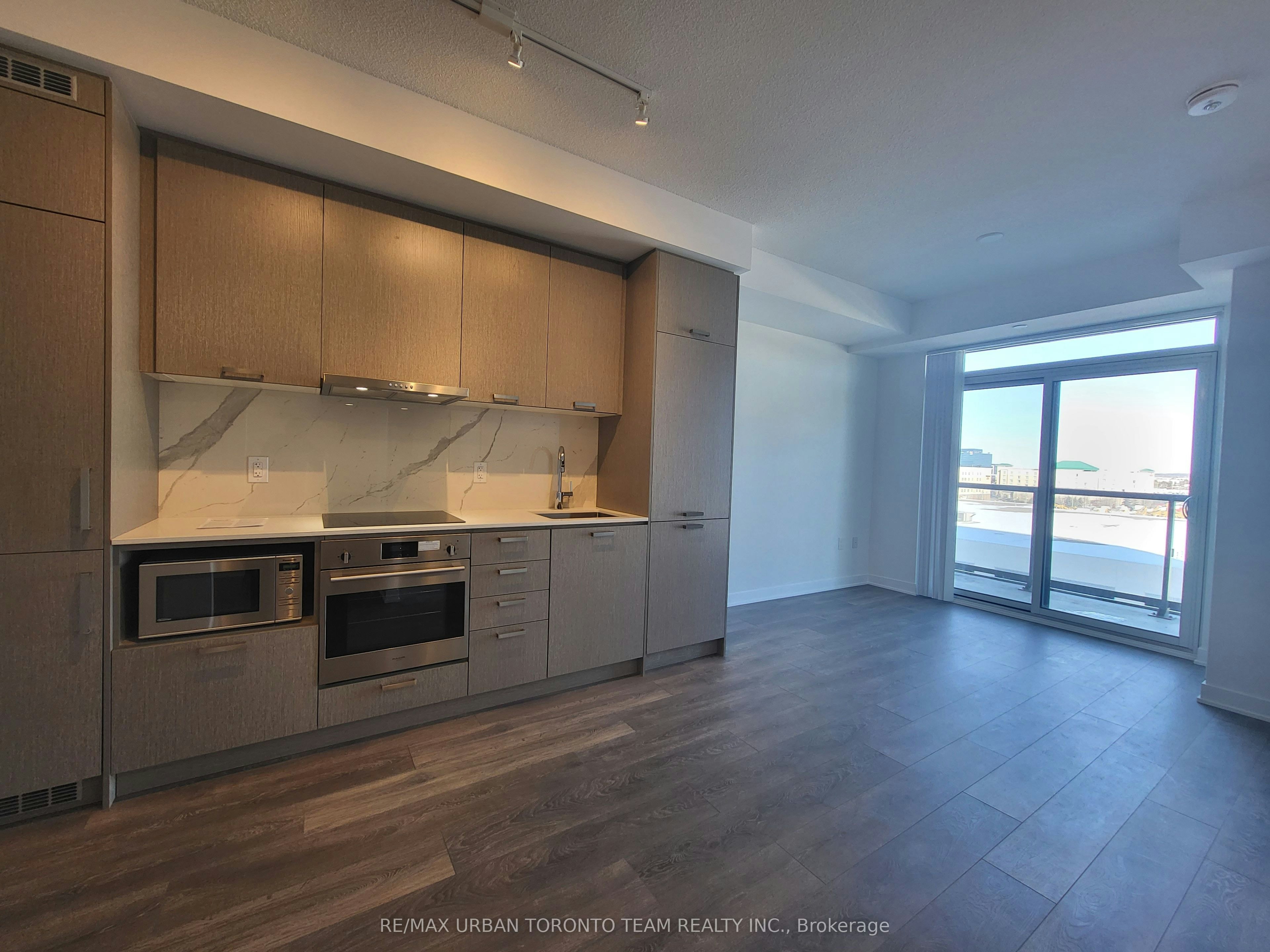 601-38 Honeycrisp Crescent, Vaughan, ON, L4K 5C3 - 6
