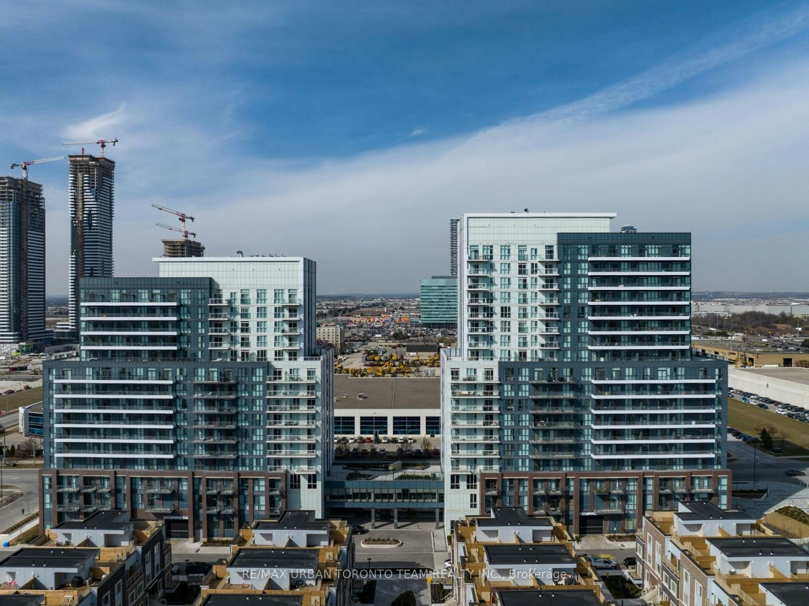 601-38 Honeycrisp Crescent, Vaughan, ON, L4K 5C3