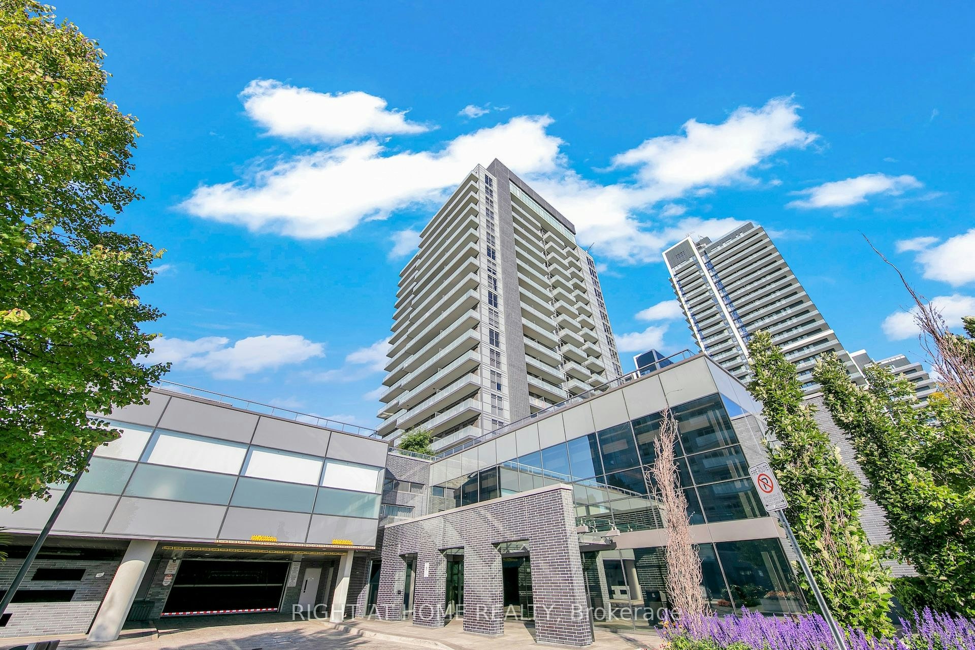 903-65 Oneida Crescent, Richmond Hill, ON, L4B 0G9