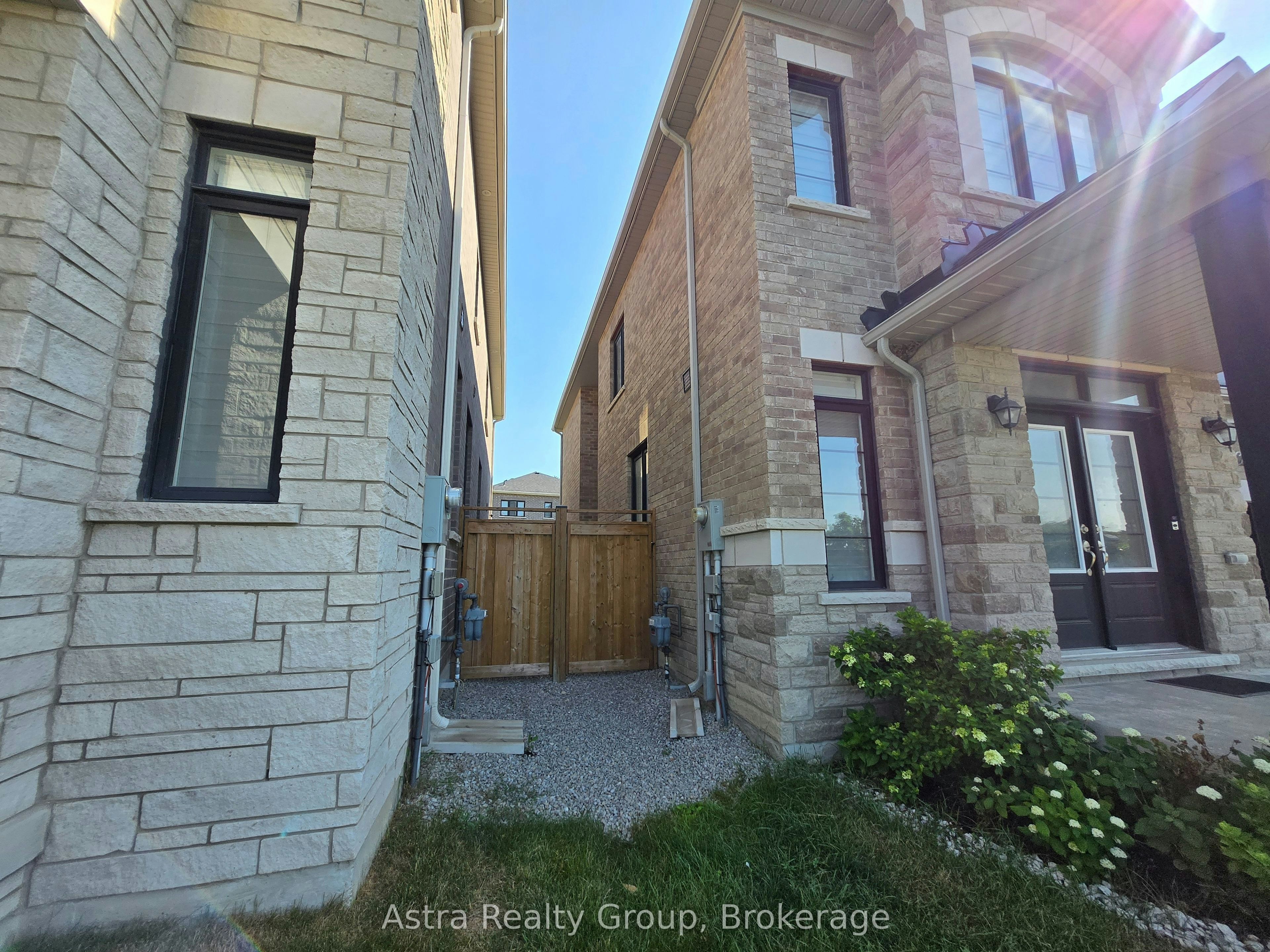 105 Coldwell Bay Circle, Vaughan, ON, L4H 5E9 - 3