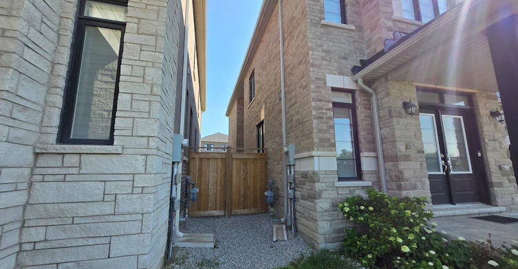 105 Coldwell Bay Circle, Vaughan, ON, L4H 5E9 - 3