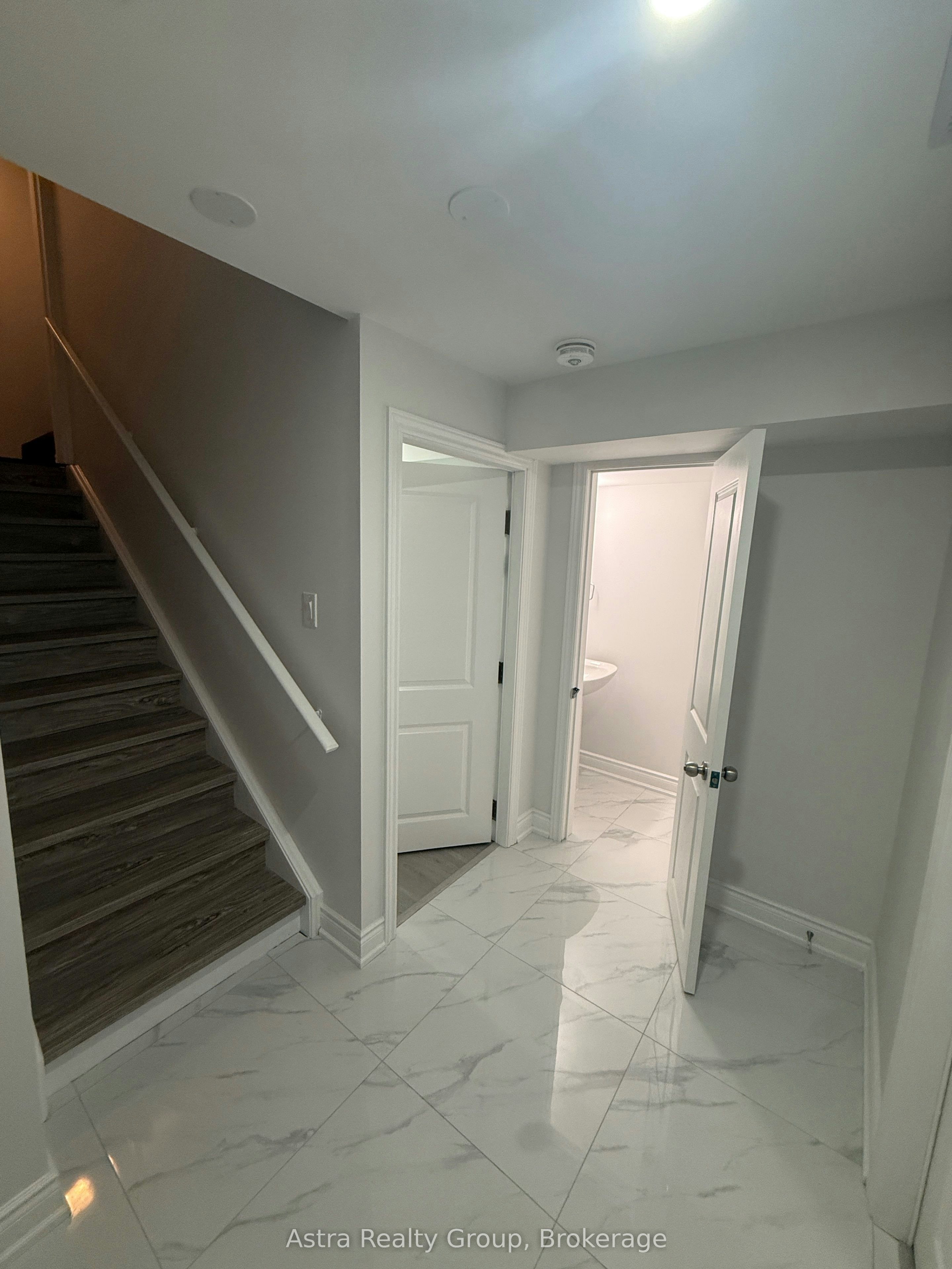 105 Coldwell Bay Circle, Vaughan, ON, L4H 5E9 - 4