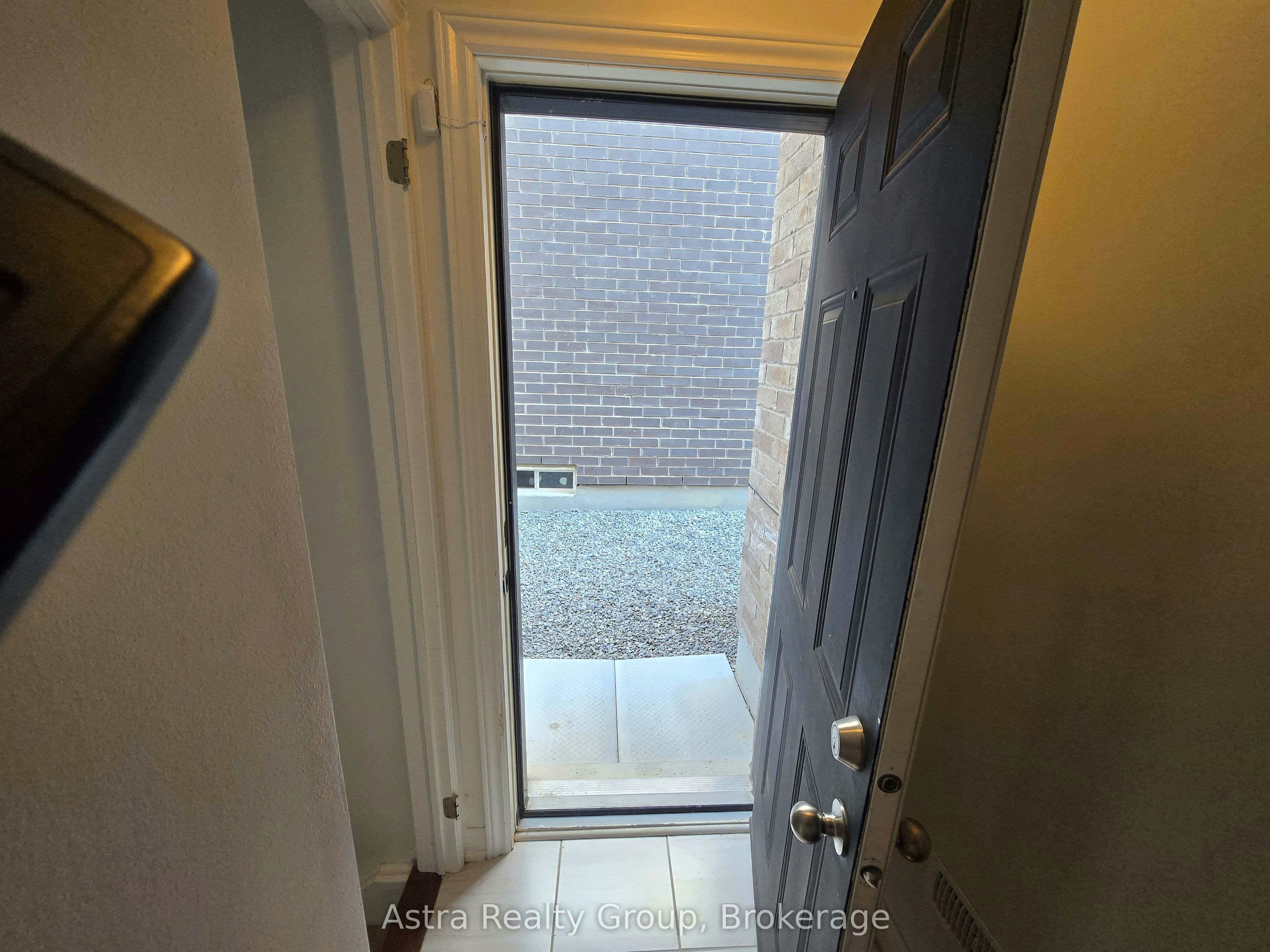 105 Coldwell Bay Circle, Vaughan, ON, L4H 5E9 - 2