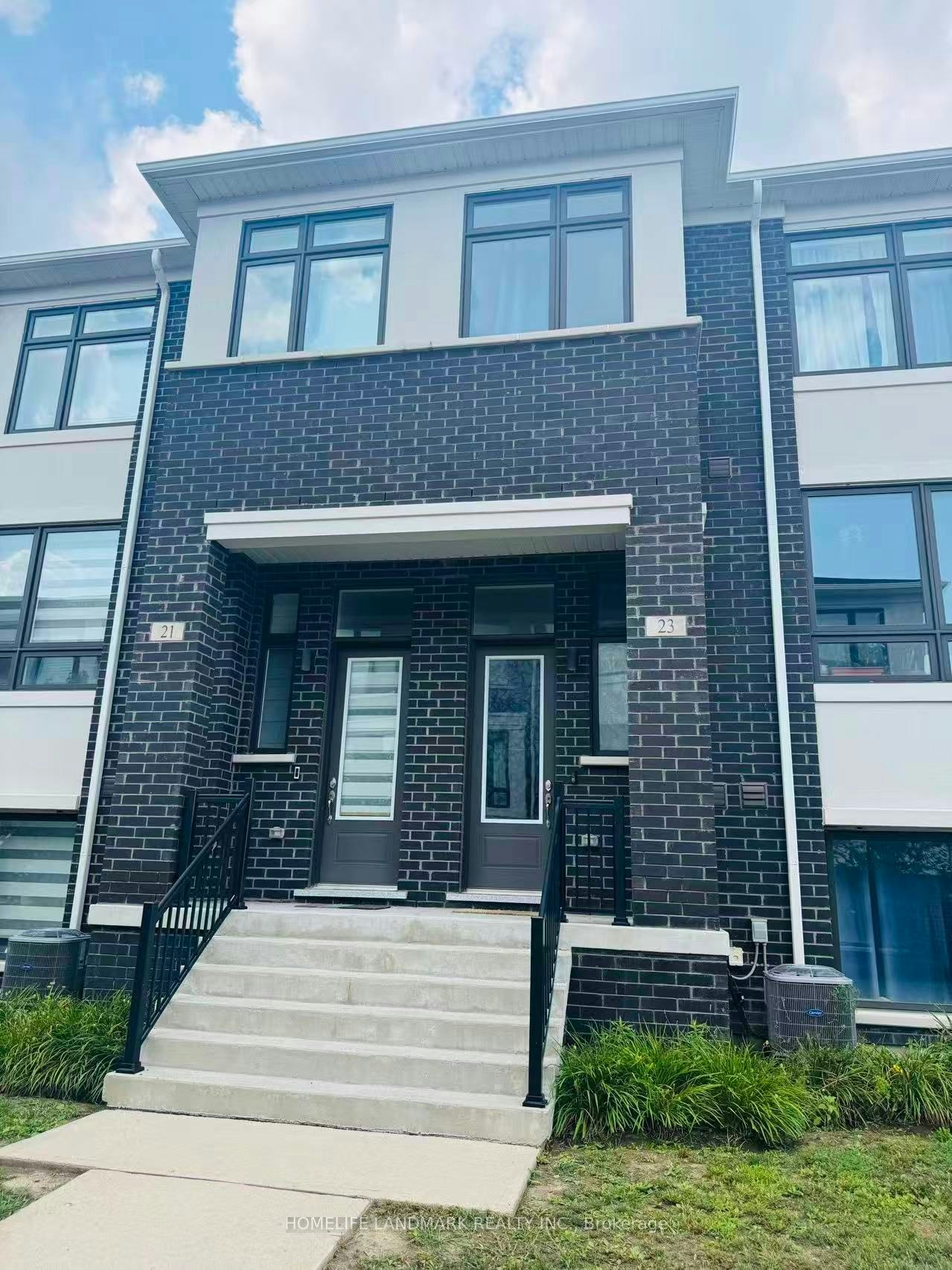 23 James Noble Lane, Richmond Hill, ON, L4C 5S7 - 2