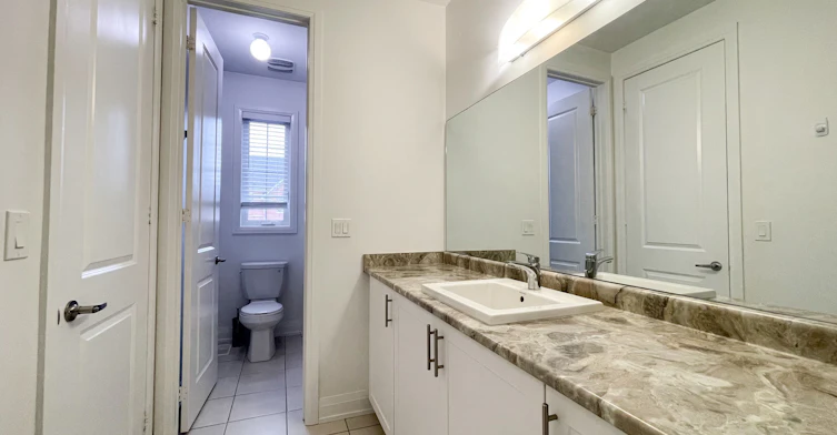 20 Frank Kelly Drive, East Gwillimbury, ON, L9N 0V2 - 20