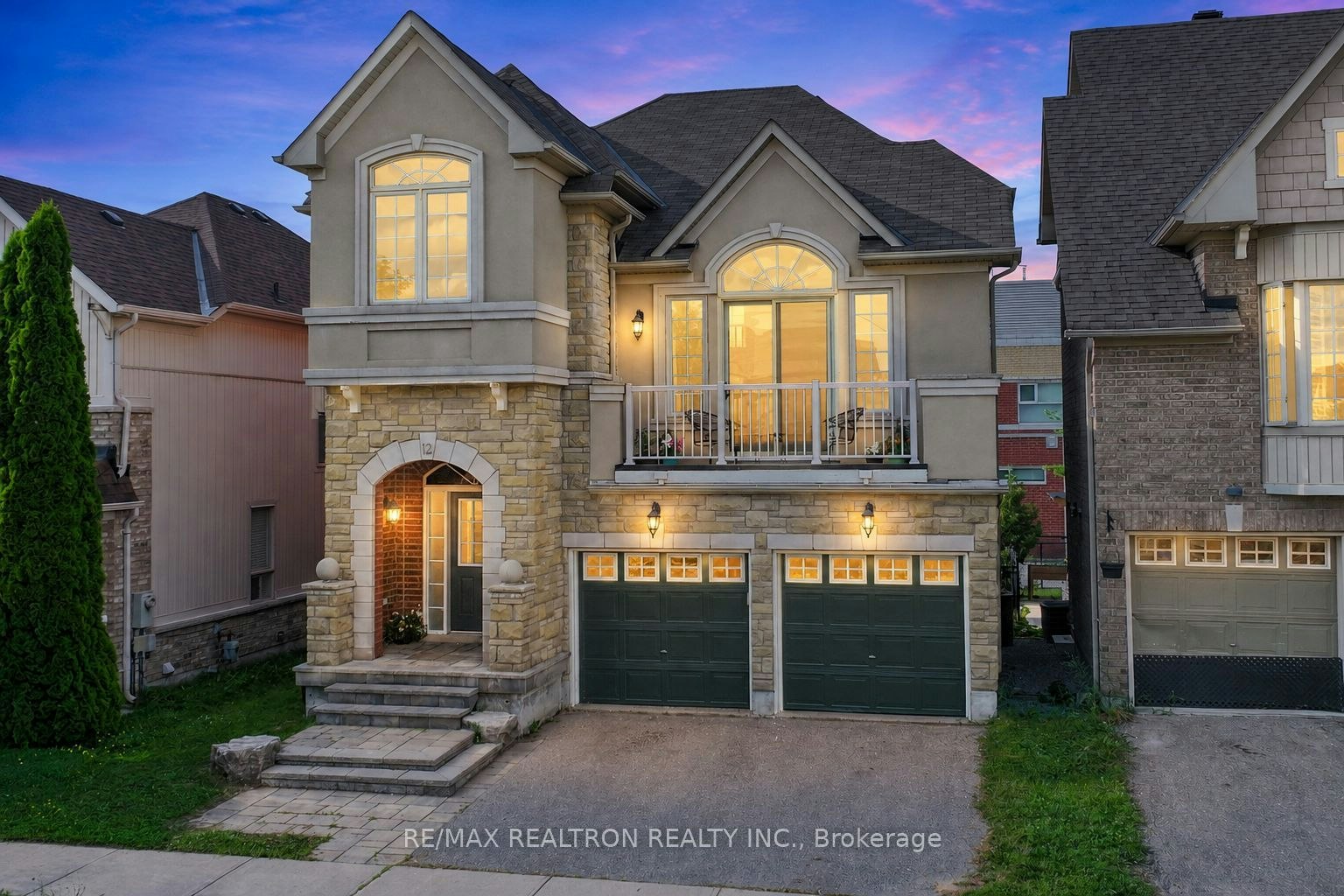 12 Cozens Drive, Richmond Hill, ON, L4E 4W3