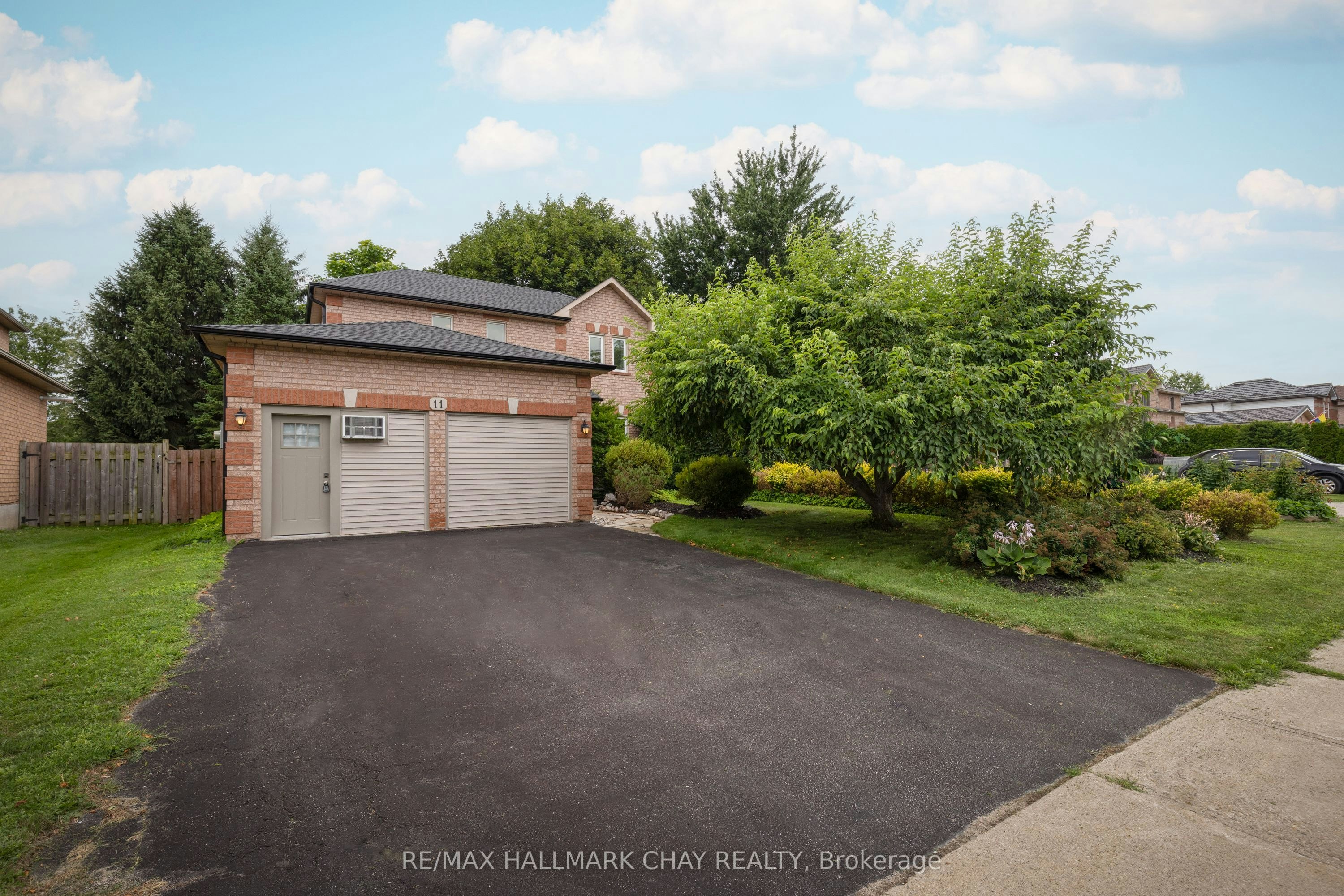 11 Dugdale Avenue, New Tecumseth, ON, L0G 1A0