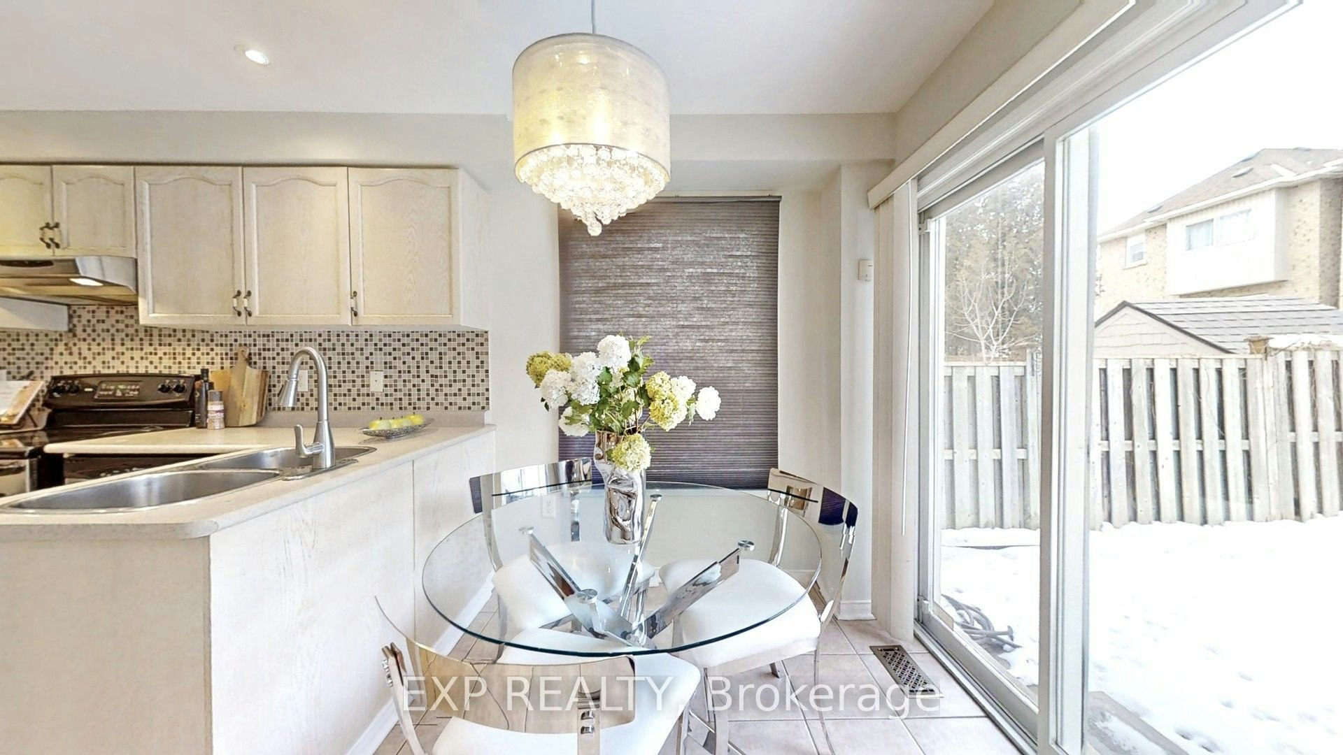 8 Hacienda Drive, Richmond Hill, ON, L4E 3X1 - 10