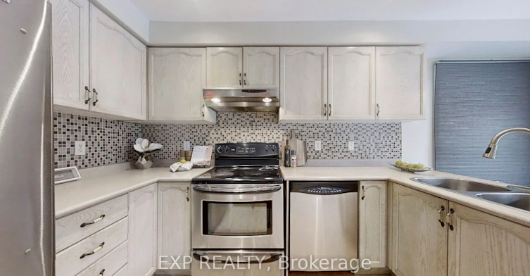 8 Hacienda Drive, Richmond Hill, ON, L4E 3X1 - 9