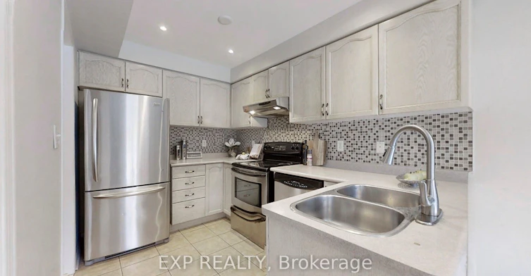 8 Hacienda Drive, Richmond Hill, ON, L4E 3X1 - 7