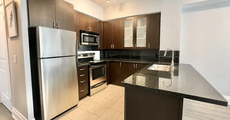 206-57 Upper Duke Crescent, Markham, ON, L6G 0B8 - 2