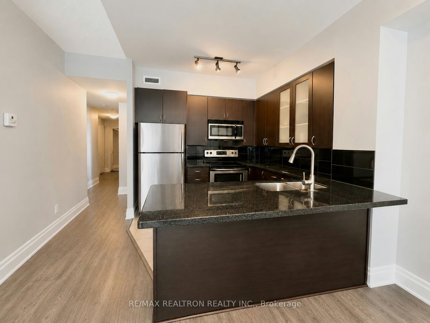 206-57 Upper Duke Crescent, Markham, ON, L6G 0B8