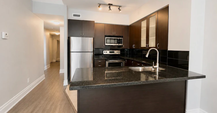 206-57 Upper Duke Crescent, Markham, ON, L6G 0B8
