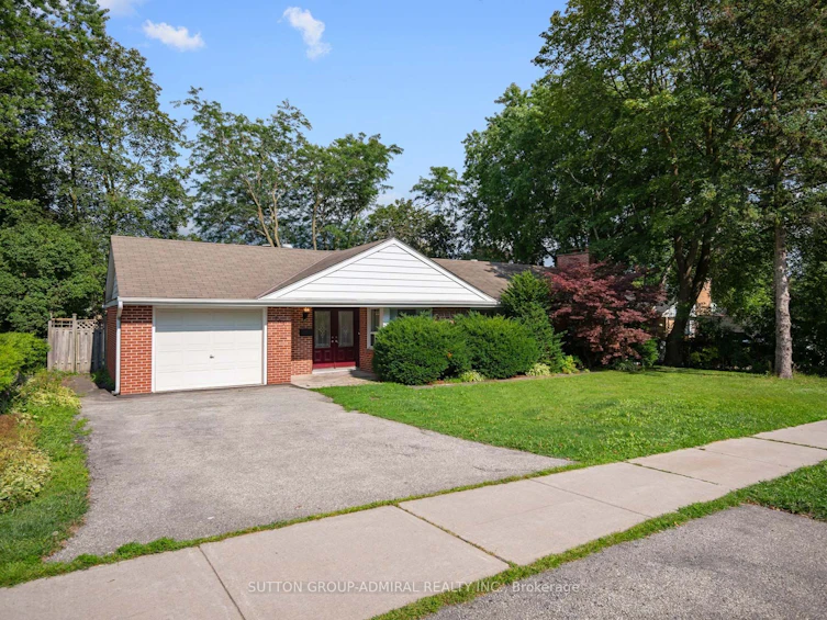 261 Carol Avenue, Newmarket, ON, L3Y 4T2