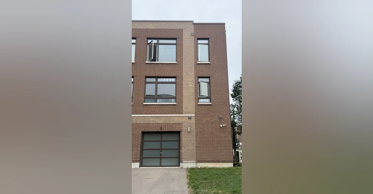 2 Lochlin Street, Vaughan, ON, L4L 0M1 - 2