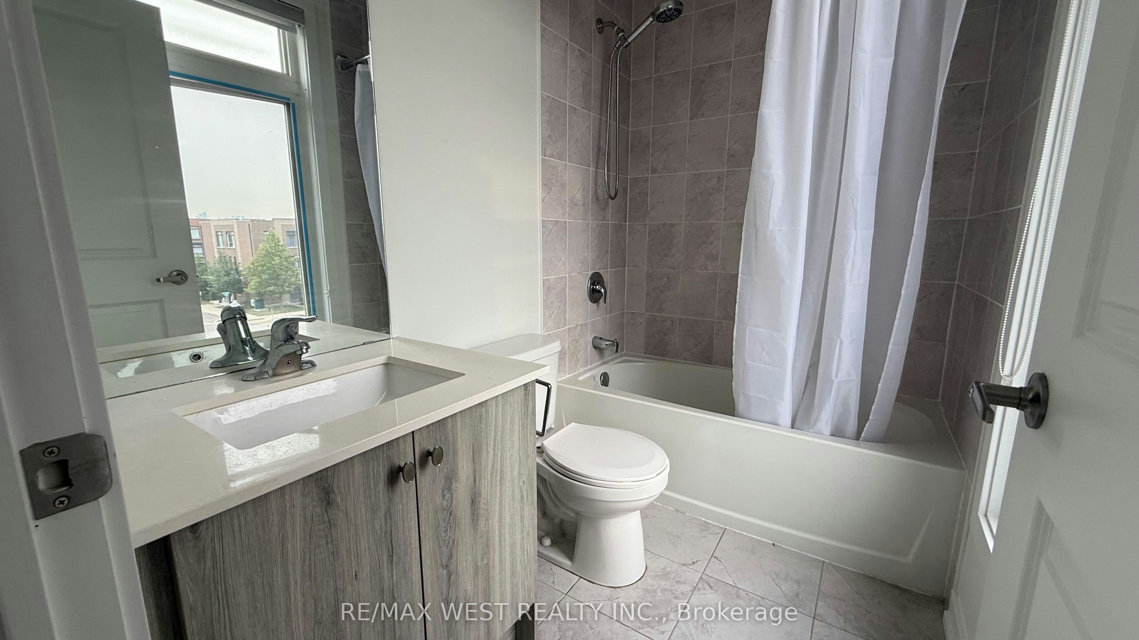 2 Lochlin Street, Vaughan, ON, L4L 0M1 - 20