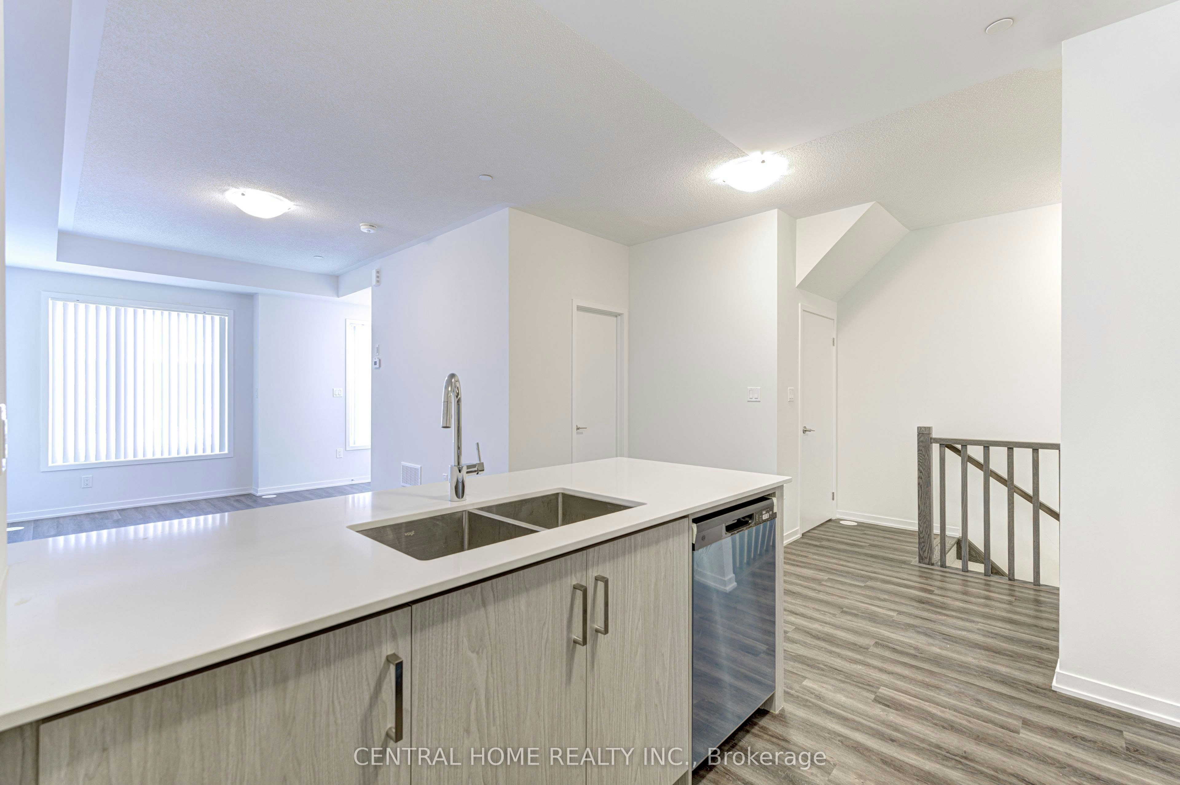 TH312-130 Honeycrisp Crescent, Vaughan, ON, L4K 0N7 - 12