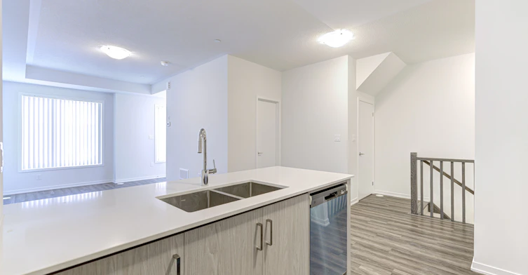 TH312-130 Honeycrisp Crescent, Vaughan, ON, L4K 0N7 - 12
