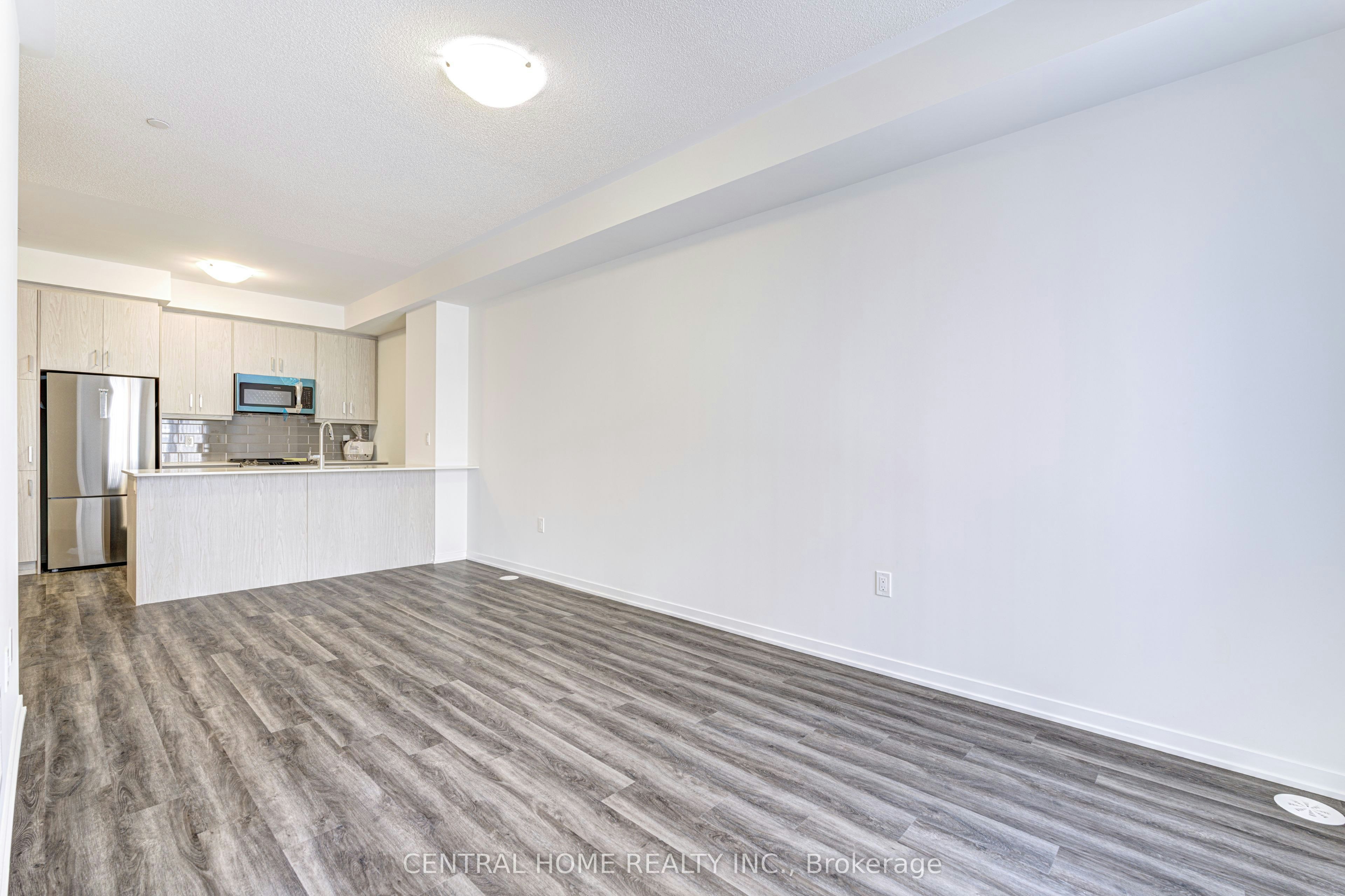 TH312-130 Honeycrisp Crescent, Vaughan, ON, L4K 0N7 - 4