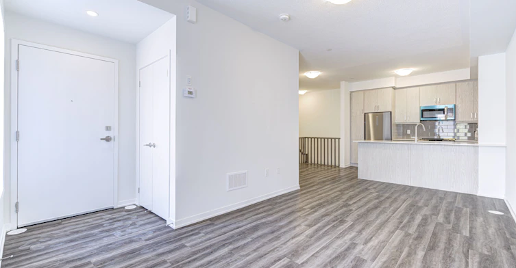 TH312-130 Honeycrisp Crescent, Vaughan, ON, L4K 0N7 - 5