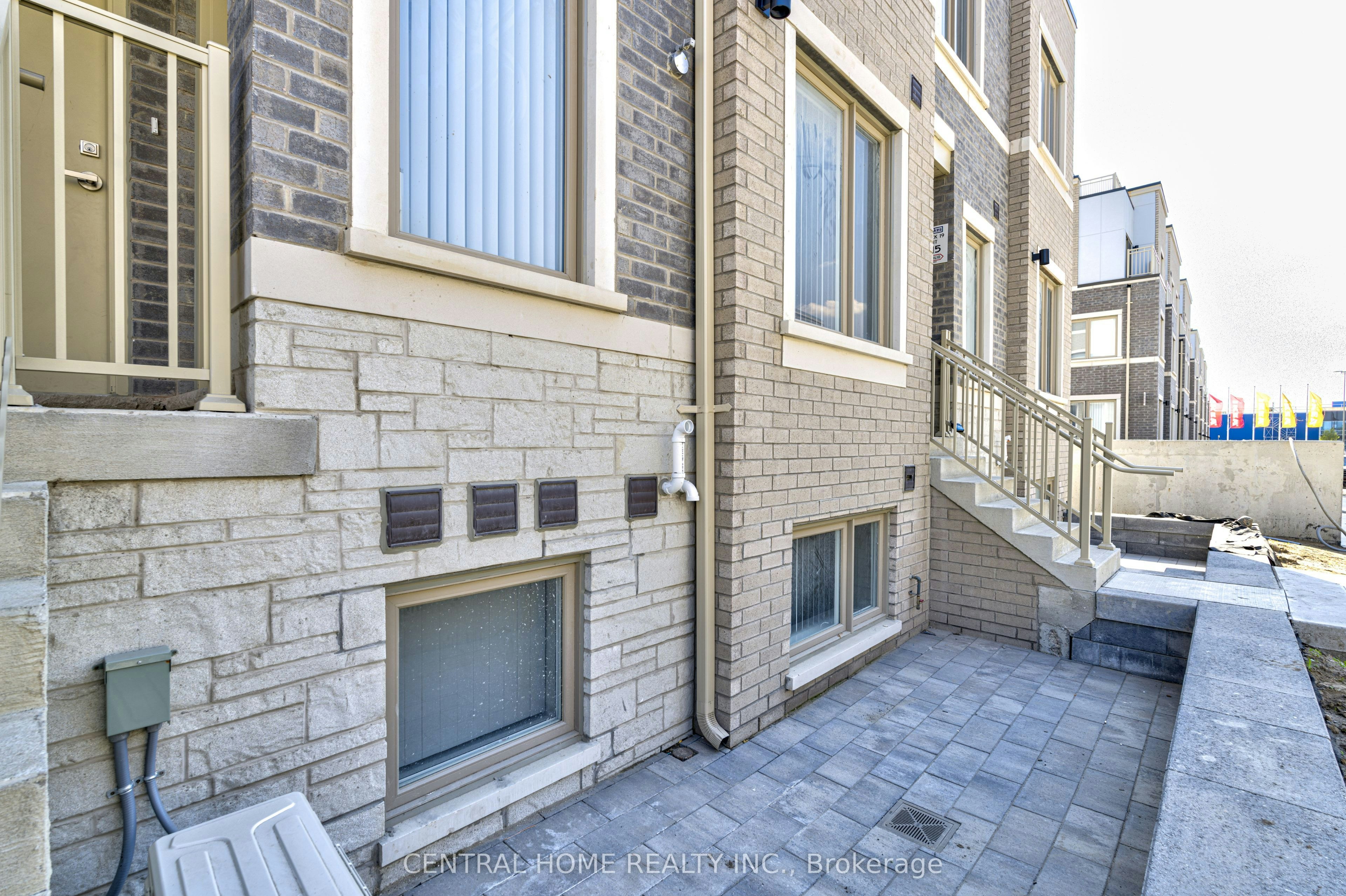 TH312-130 Honeycrisp Crescent, Vaughan, ON, L4K 0N7 - 23