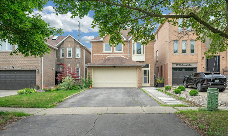 107 Roxborough Lane