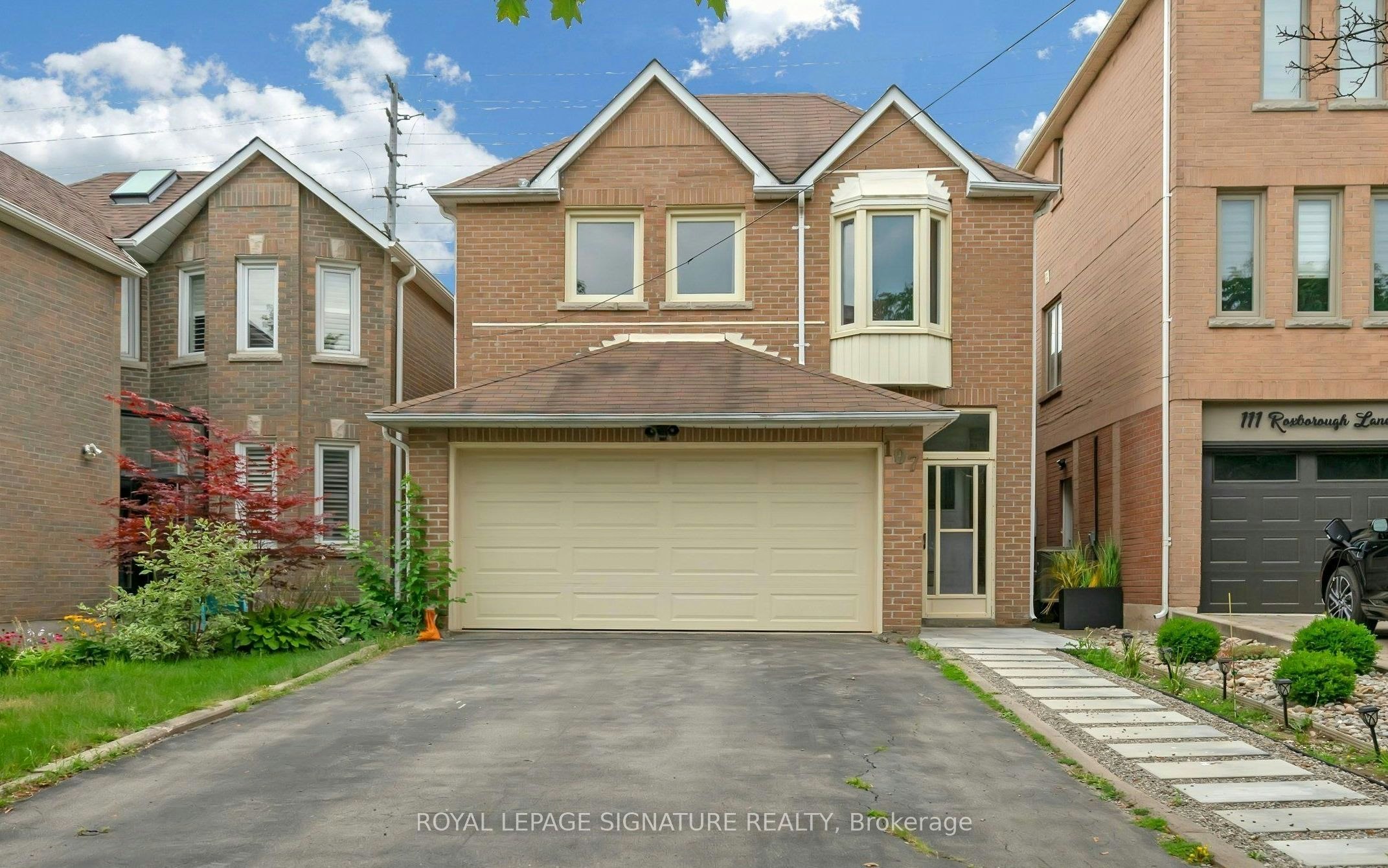107 Roxborough Lane, Vaughan, ON, L4J 4T5