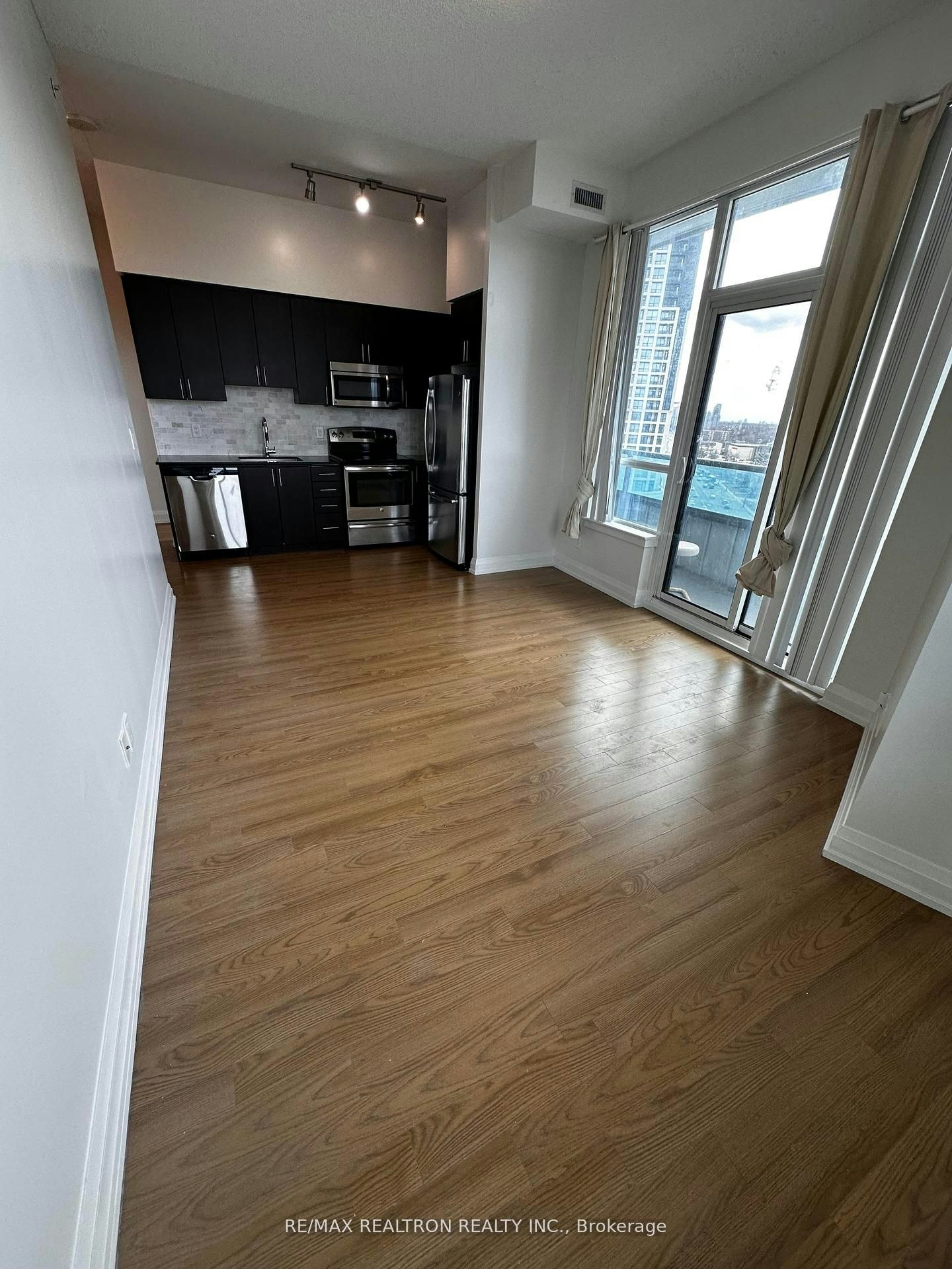 925-7161 Yonge Street, Vaughan, ON, M2P 1A2 - 11