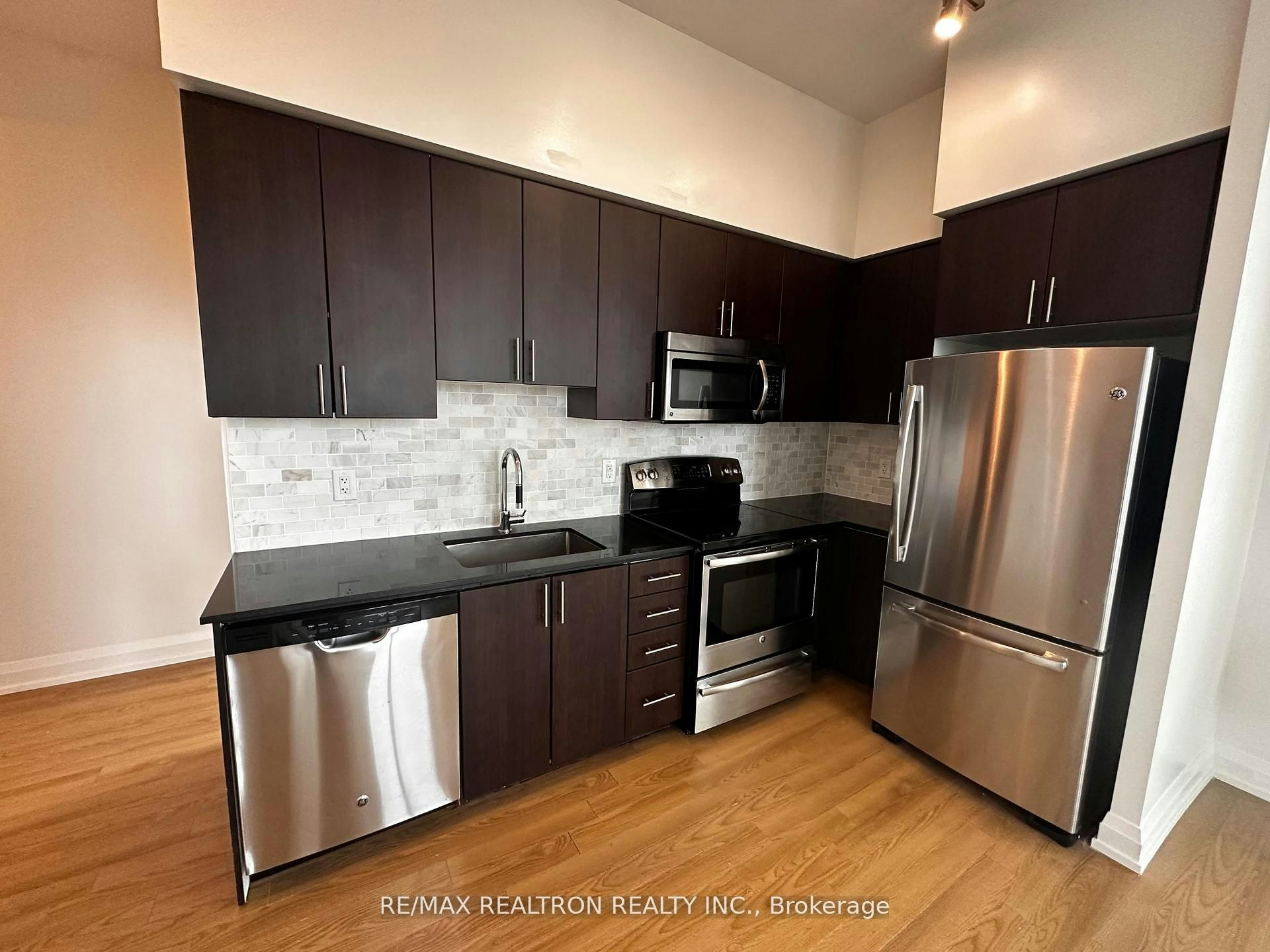 925-7161 Yonge Street, Vaughan, ON, M2P 1A2 - 8
