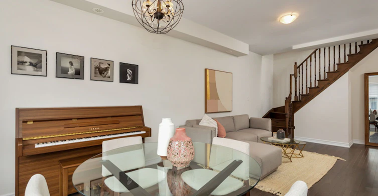 18-105 Kayla Crescent E, Vaughan, ON, L6A 4W3