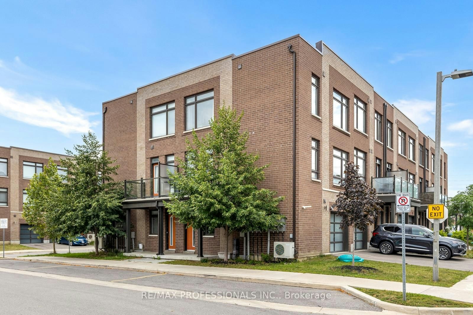 1 Lochlin Street, Vaughan, ON, L4L 0M1