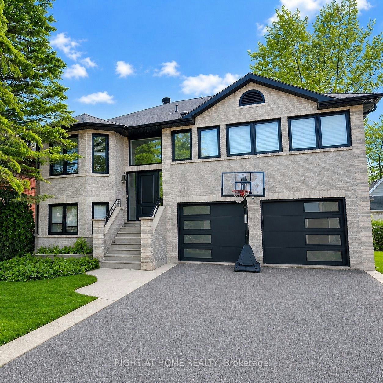 2610 Leonard Street, Innisfil, ON, L9S 3T9