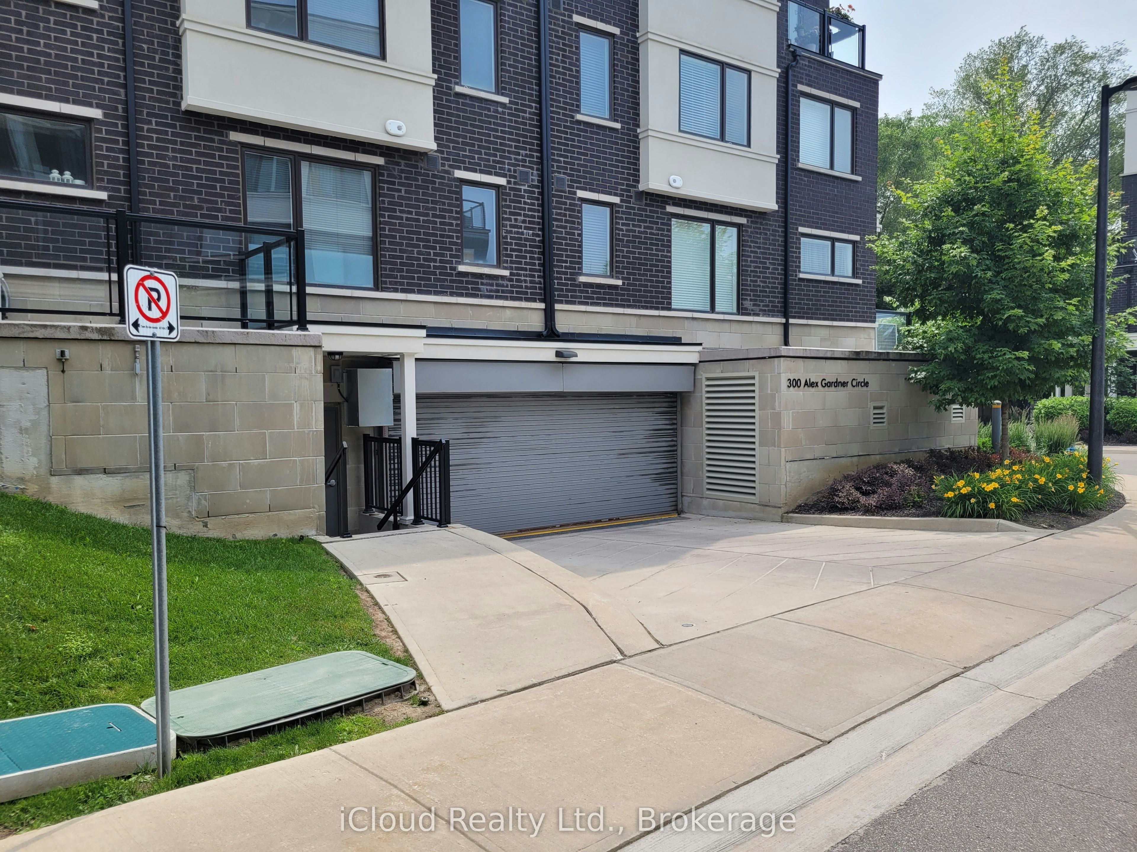 55-300 Alex Gardner Circle, Aurora, ON, L4G 3G5 - 4