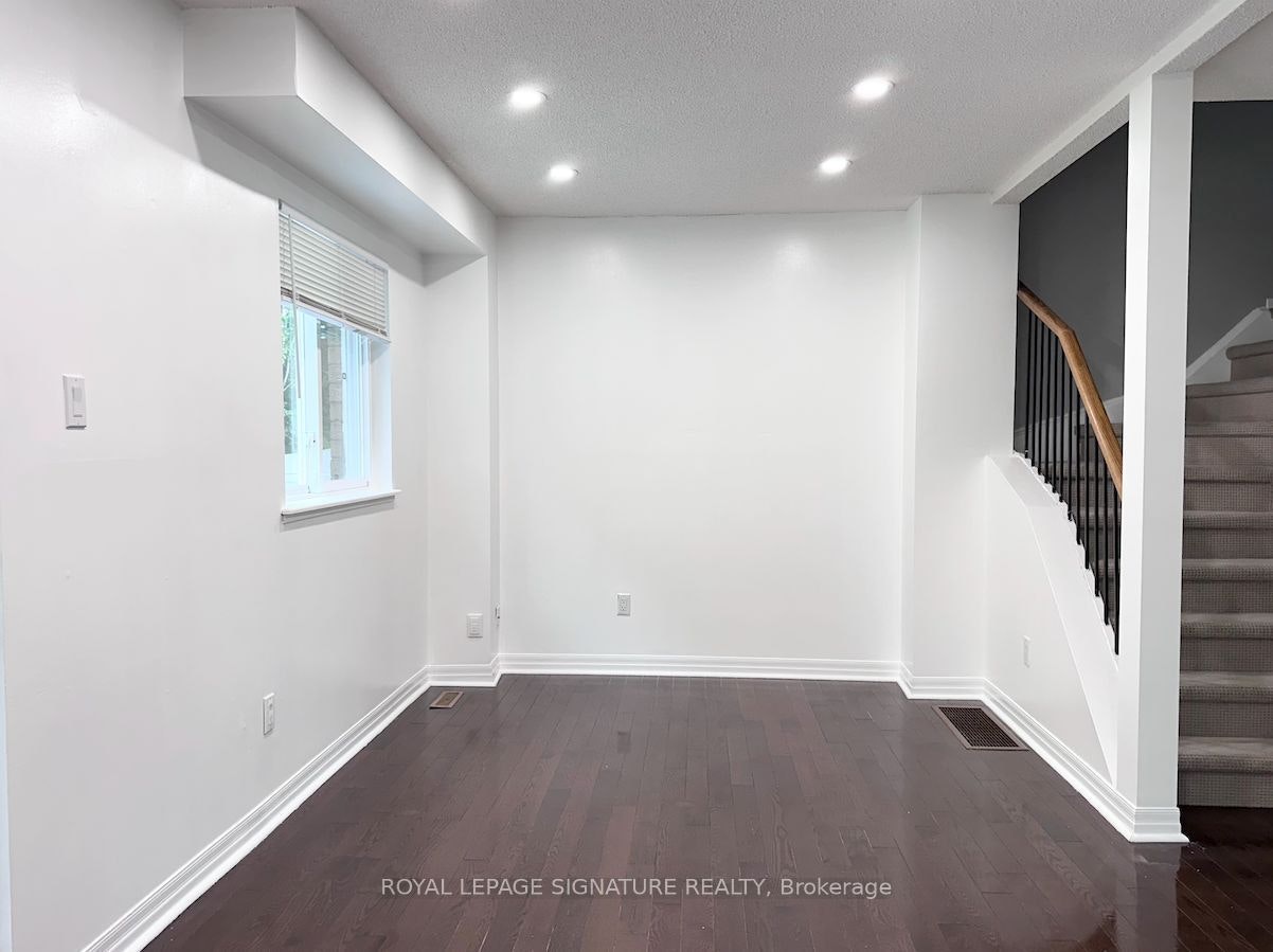 602 Gibney Crescent, Newmarket, ON, L3X 1Y3 - 2