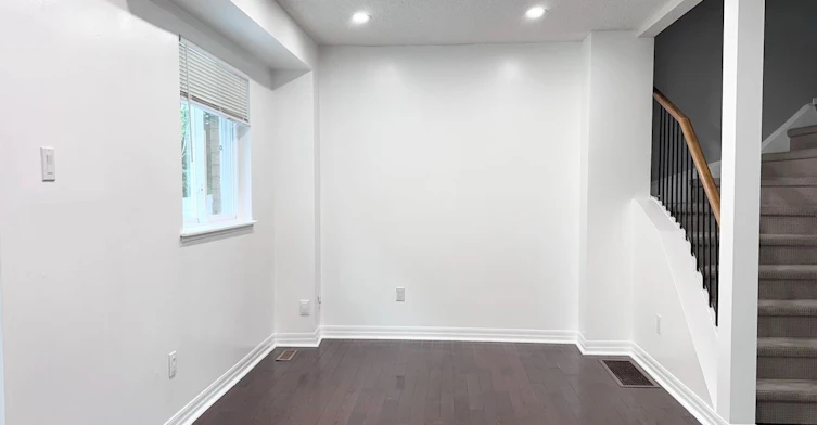602 Gibney Crescent, Newmarket, ON, L3X 1Y3 - 2