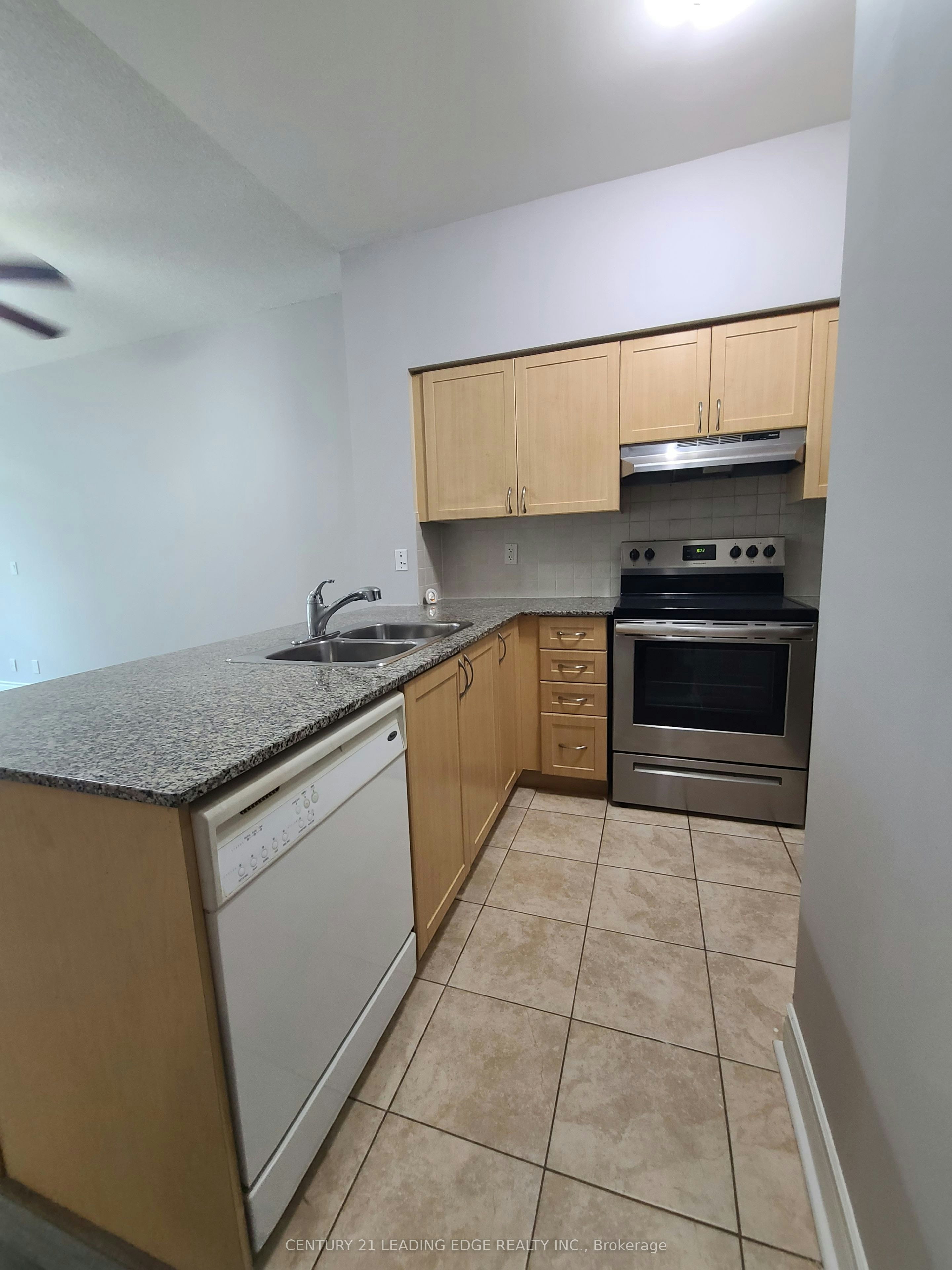 105-55 S Town Centre Boulevard, Markham, ON, L6G 0B1 - 5