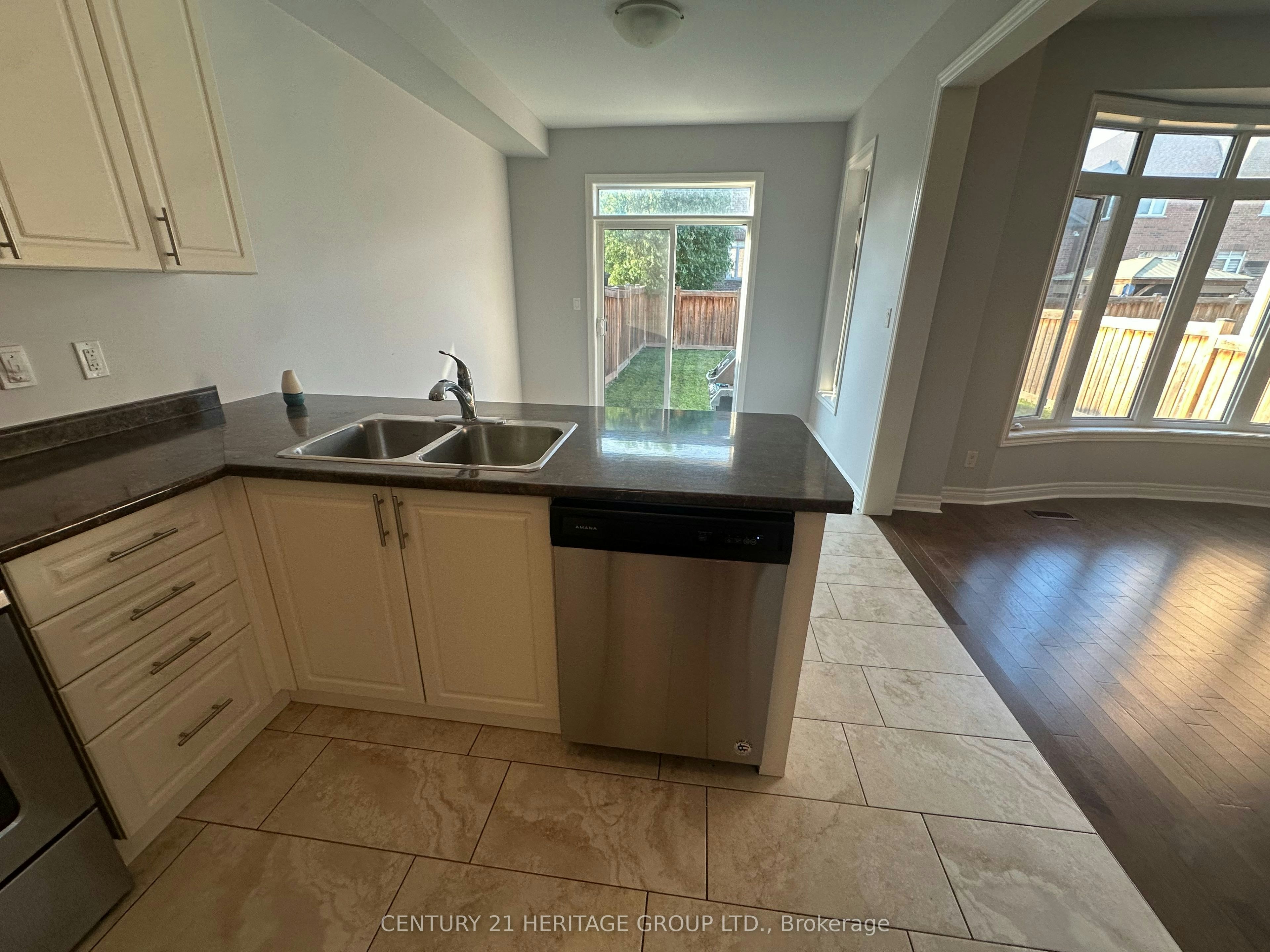 99 Cayton Crescent, Bradford West Gwillimbury, ON, L3Z 0V9 - 10