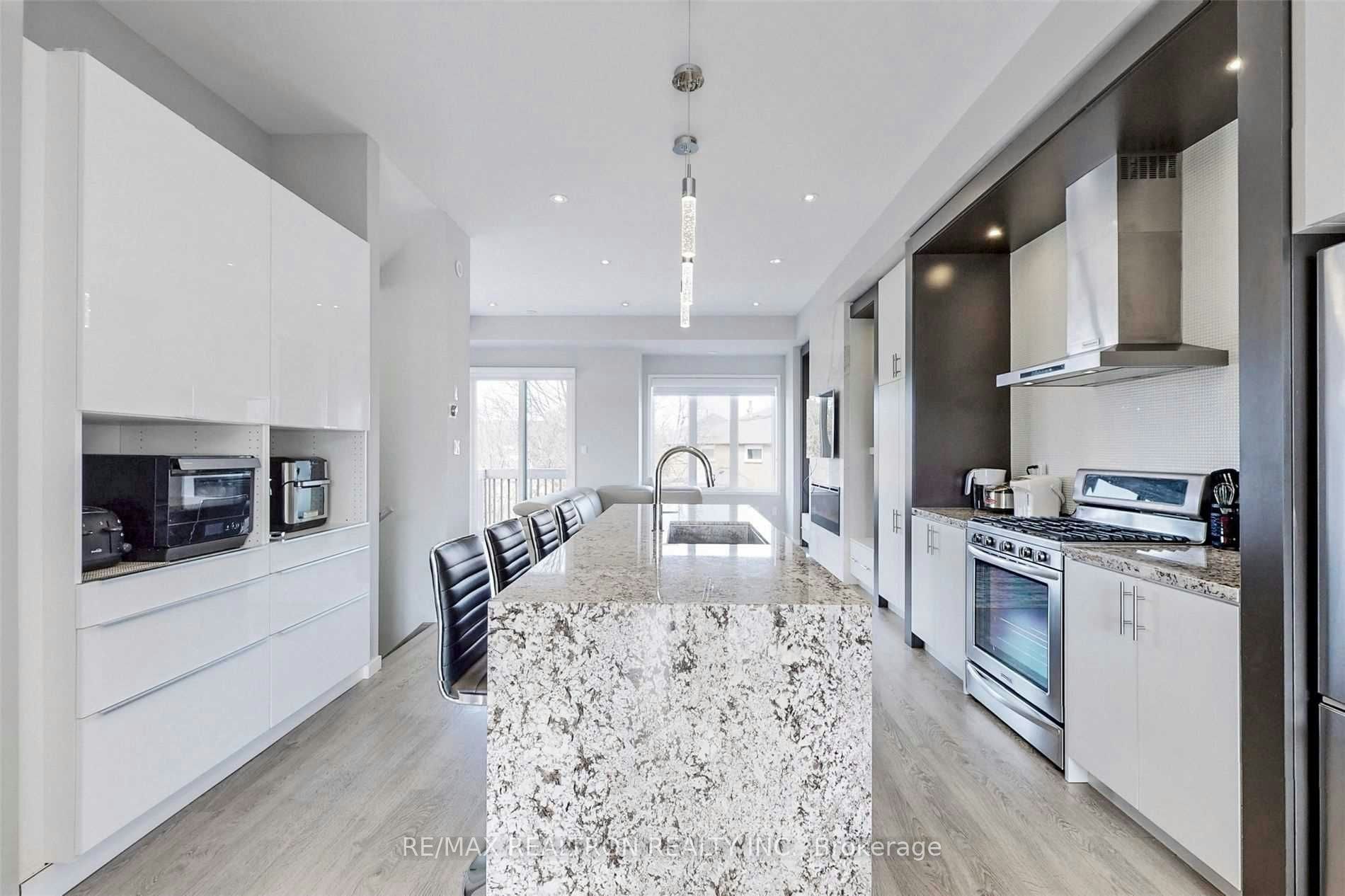 76 Genuine Lane, Richmond Hill, ON, L4B 0E5 - 16