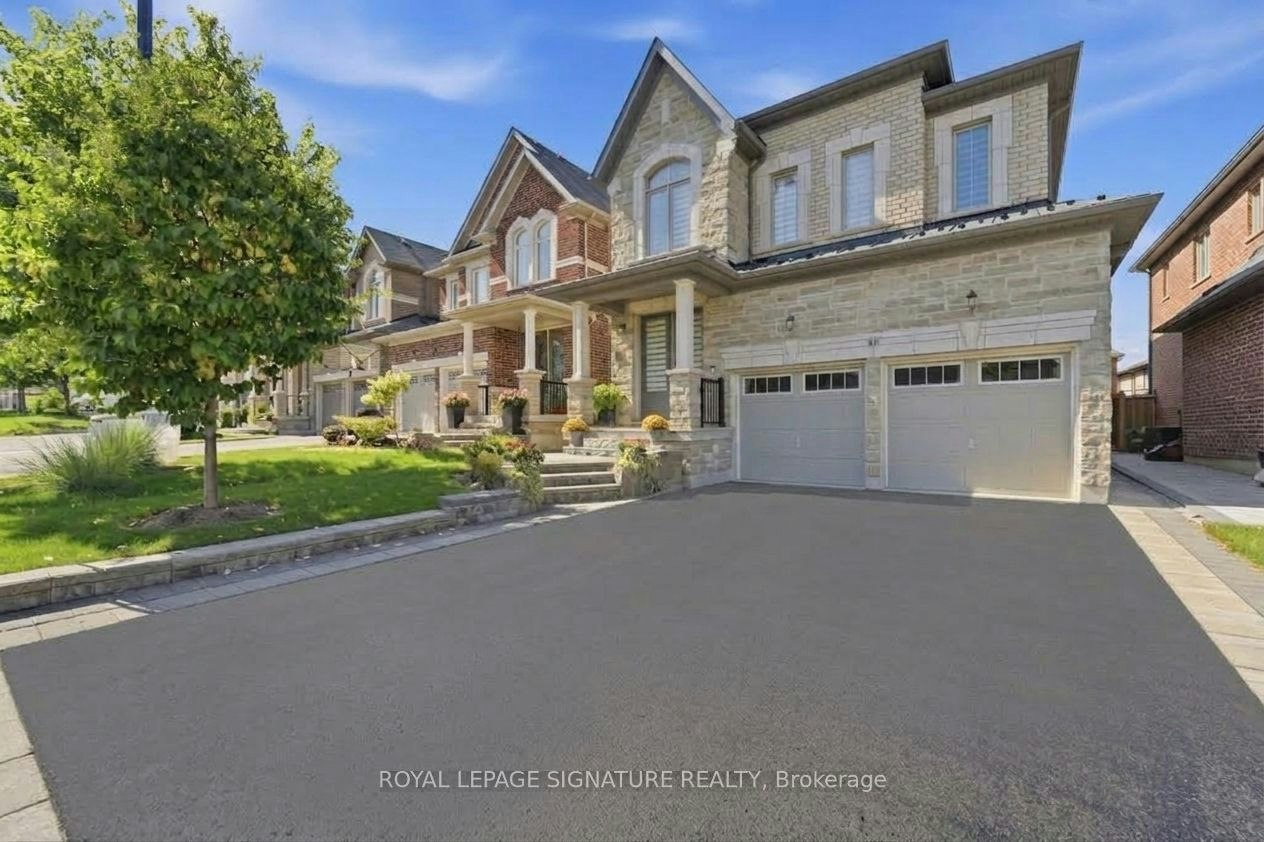 68 Duggan Street, Aurora, ON, L4G 0Y8