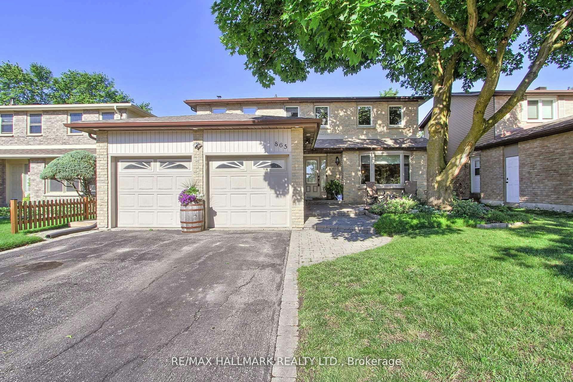 865 Arnold Crescent, Newmarket, ON, L3Y 2E4