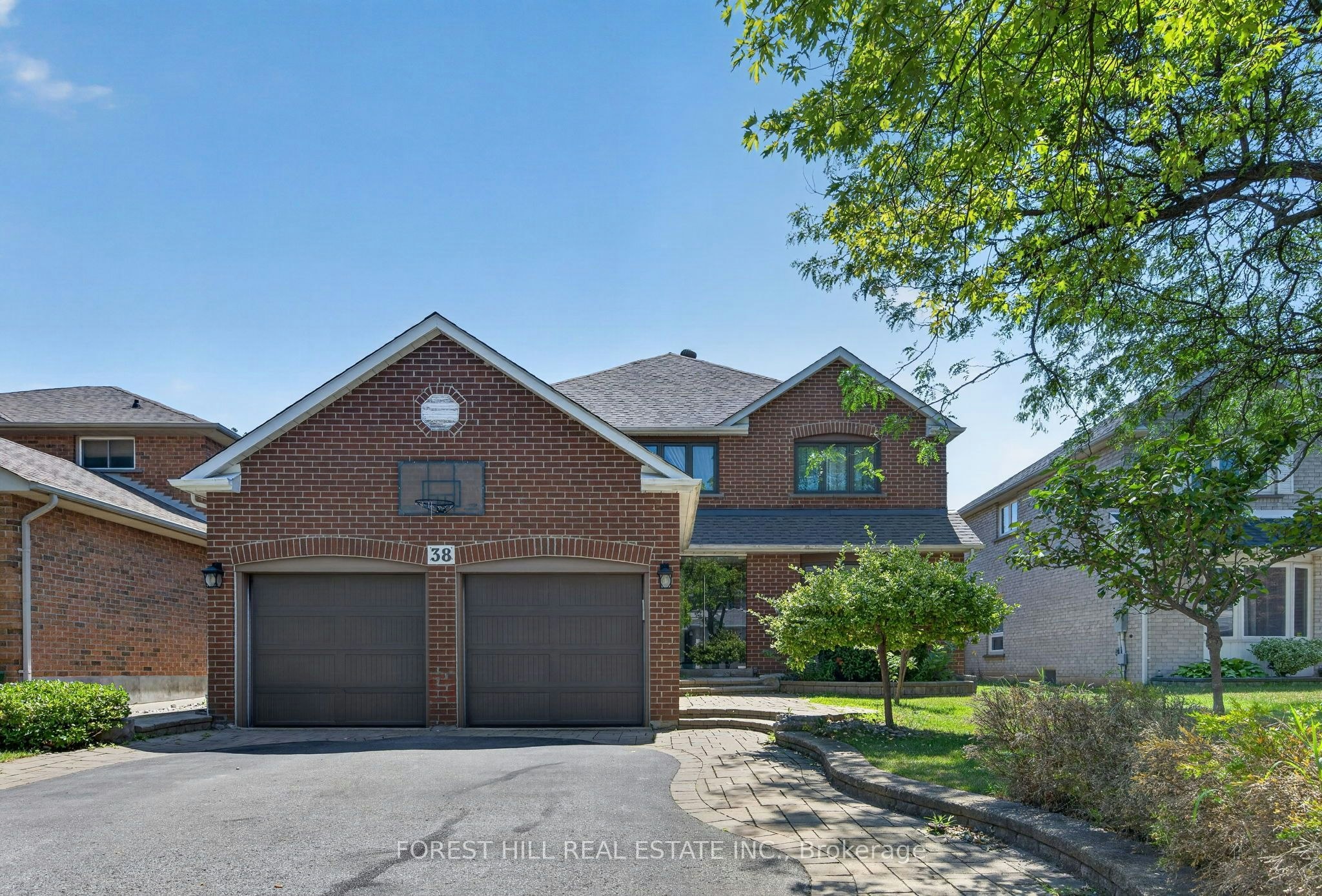 38 Crystal Drive, Richmond Hill, ON, L4C 7Y4