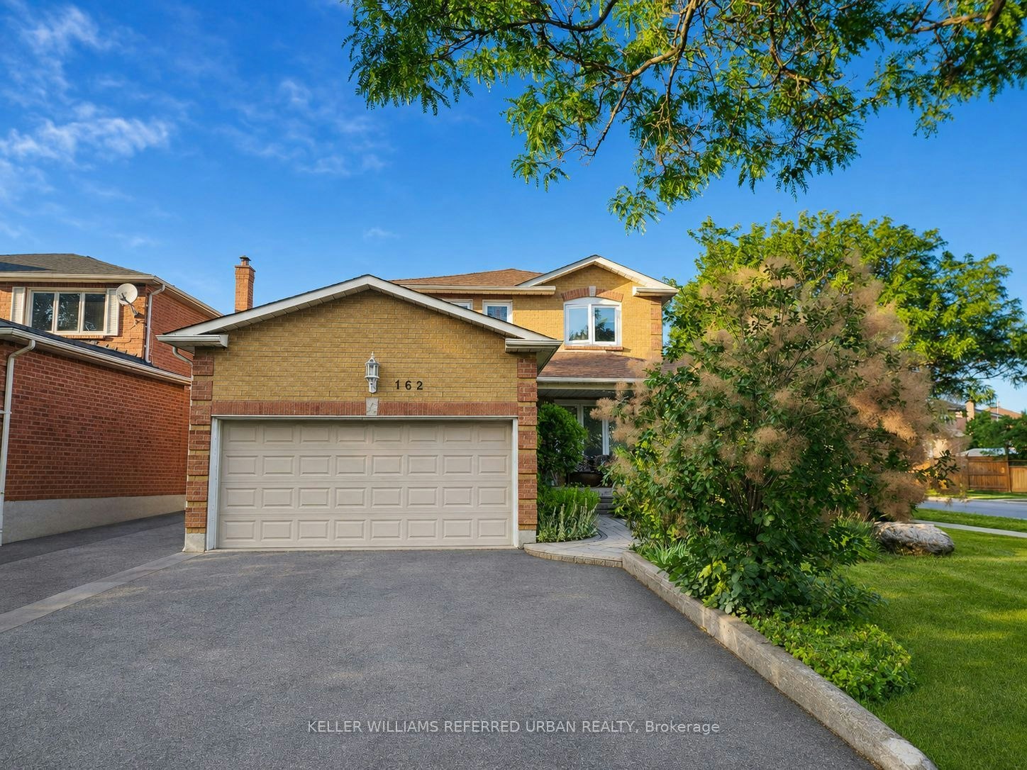 162 Largo Crescent, Vaughan, ON, L6A 1N1