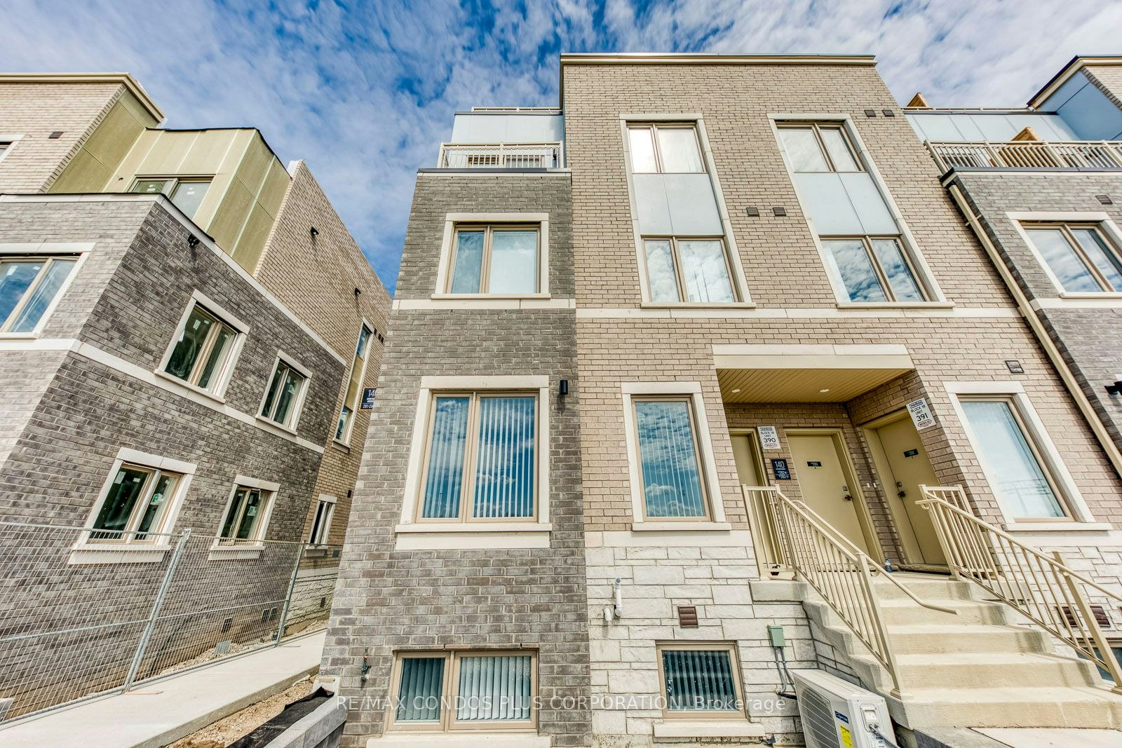 281-140 Honeycrisp Crescent, Vaughan, ON, L4K 0N7